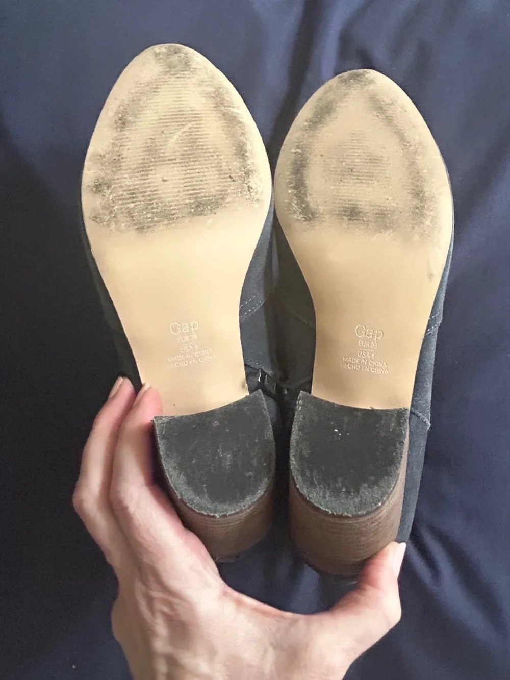 GAP short suede boots 8